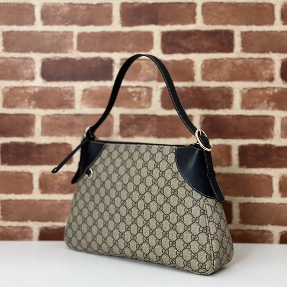 GG Emblem medium shoulder bag